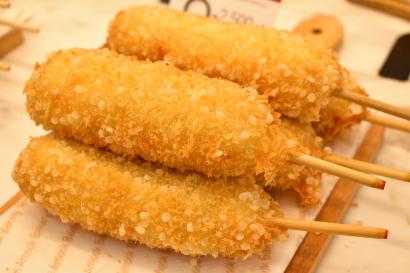 corn dog street food