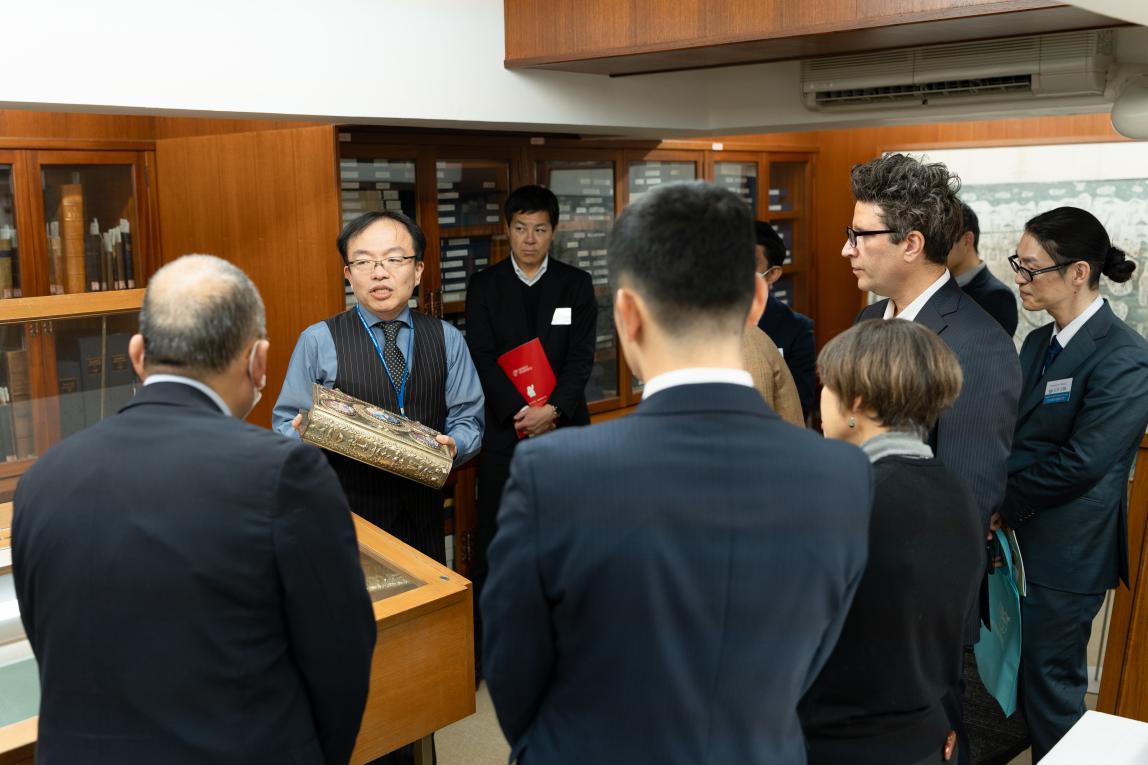 A group visiting the library during a KUFS campus tour