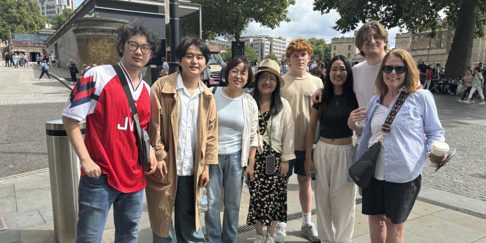 Staff and students from IES London Centre and SAF Senior Associate VP Carol Carmody welcome Chinese university delegates in London