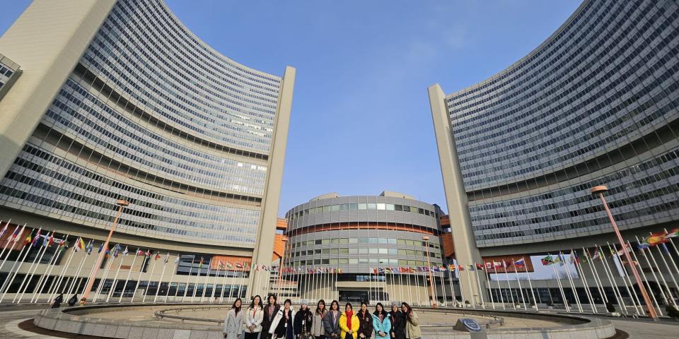 A group of SAF China students outside the UN Building in Vienna